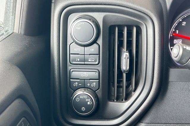 Used 2023 Chevrolet Silverado 1500 Custom image 31