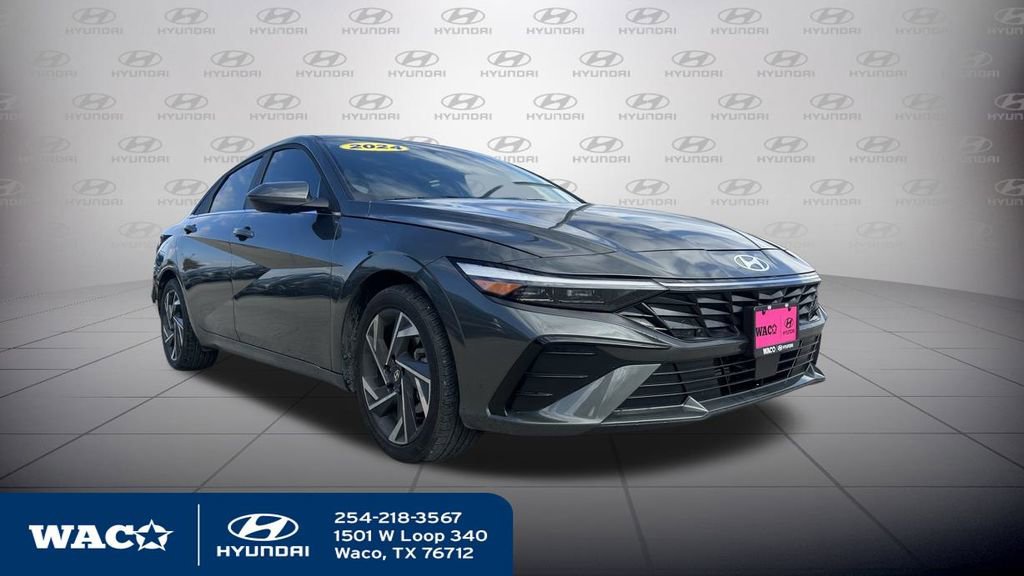 Used 2024 Hyundai Elantra SEL w/ Convenience Package image 3