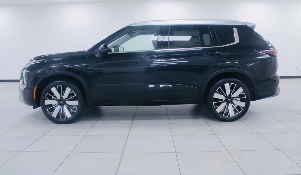 New 2025 Mitsubishi Outlander AWD image 2