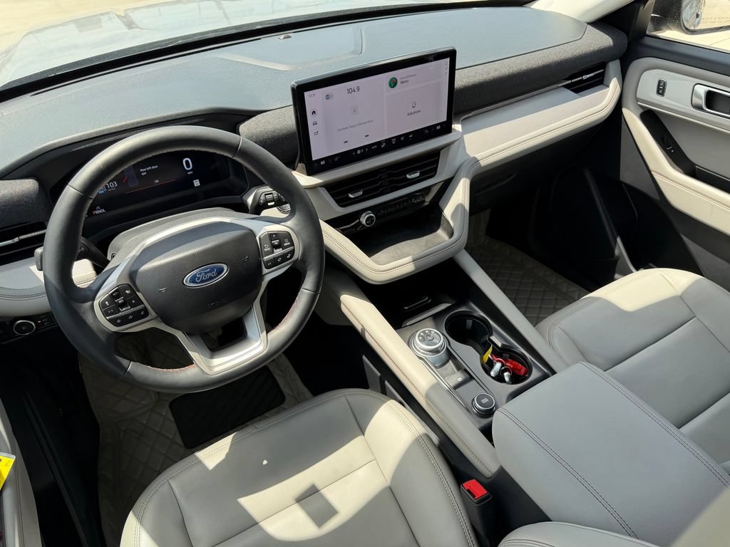 Used 2025 Ford Explorer Active w/ Active Comfort Package RWD image 11