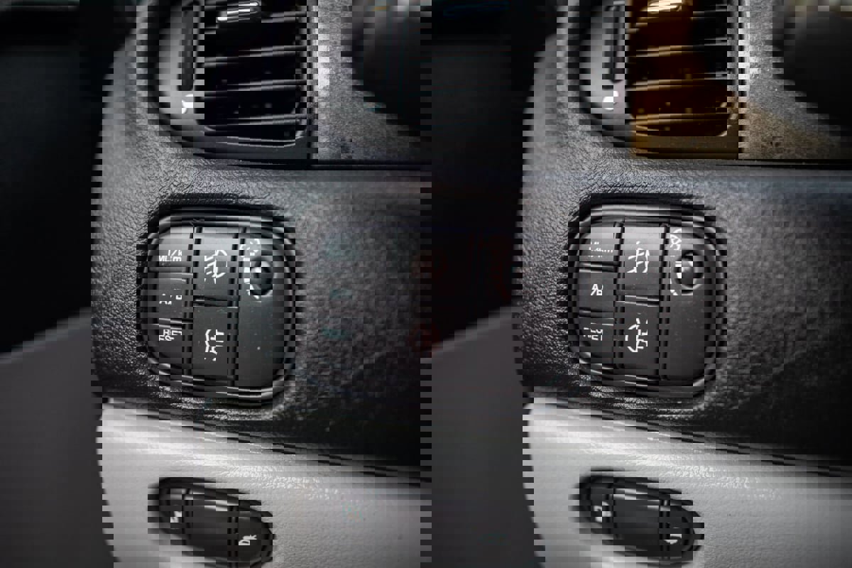 Used 2003 Jaguar S-TYPE R image 38