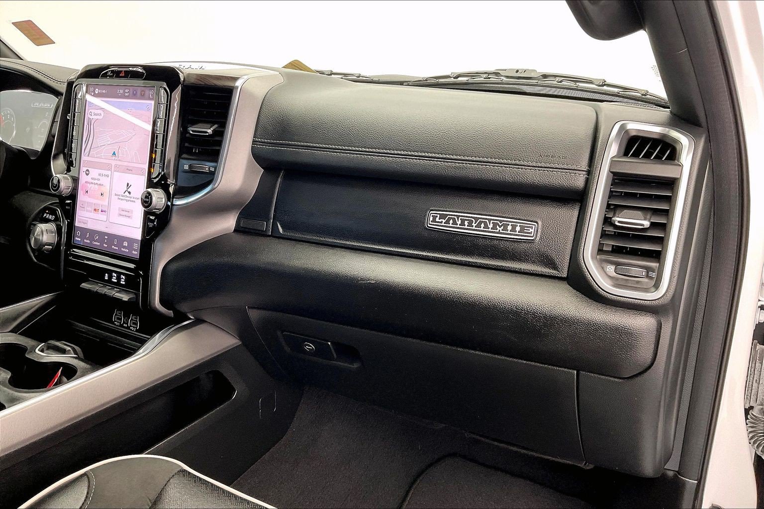Used 2025 RAM 1500 Laramie AWD/4WD image 16