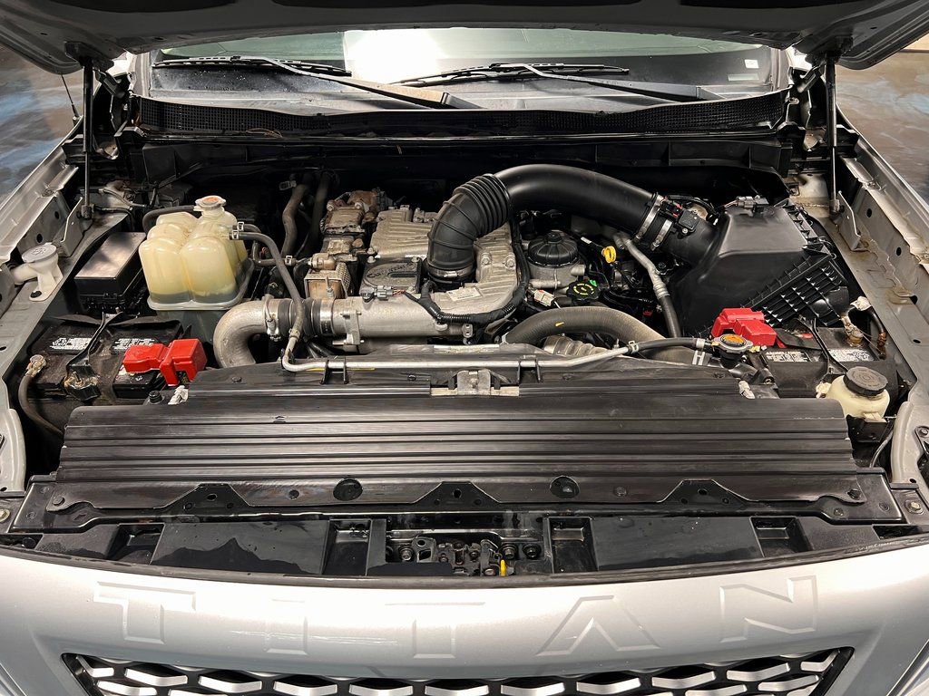 Used 2018 Nissan Titan SV image 18