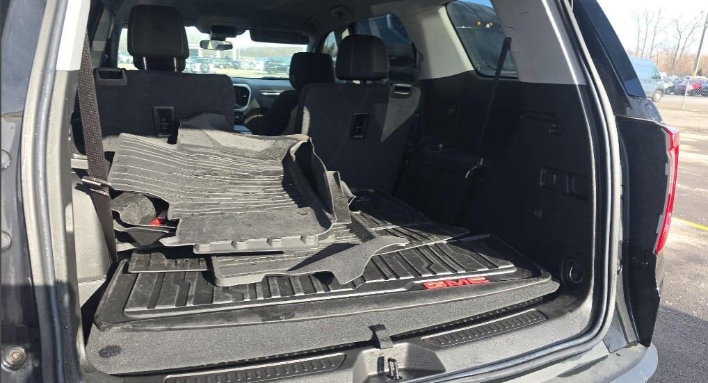 Used 2023 GMC Acadia SLE w/ Driver Convenience Package image 19