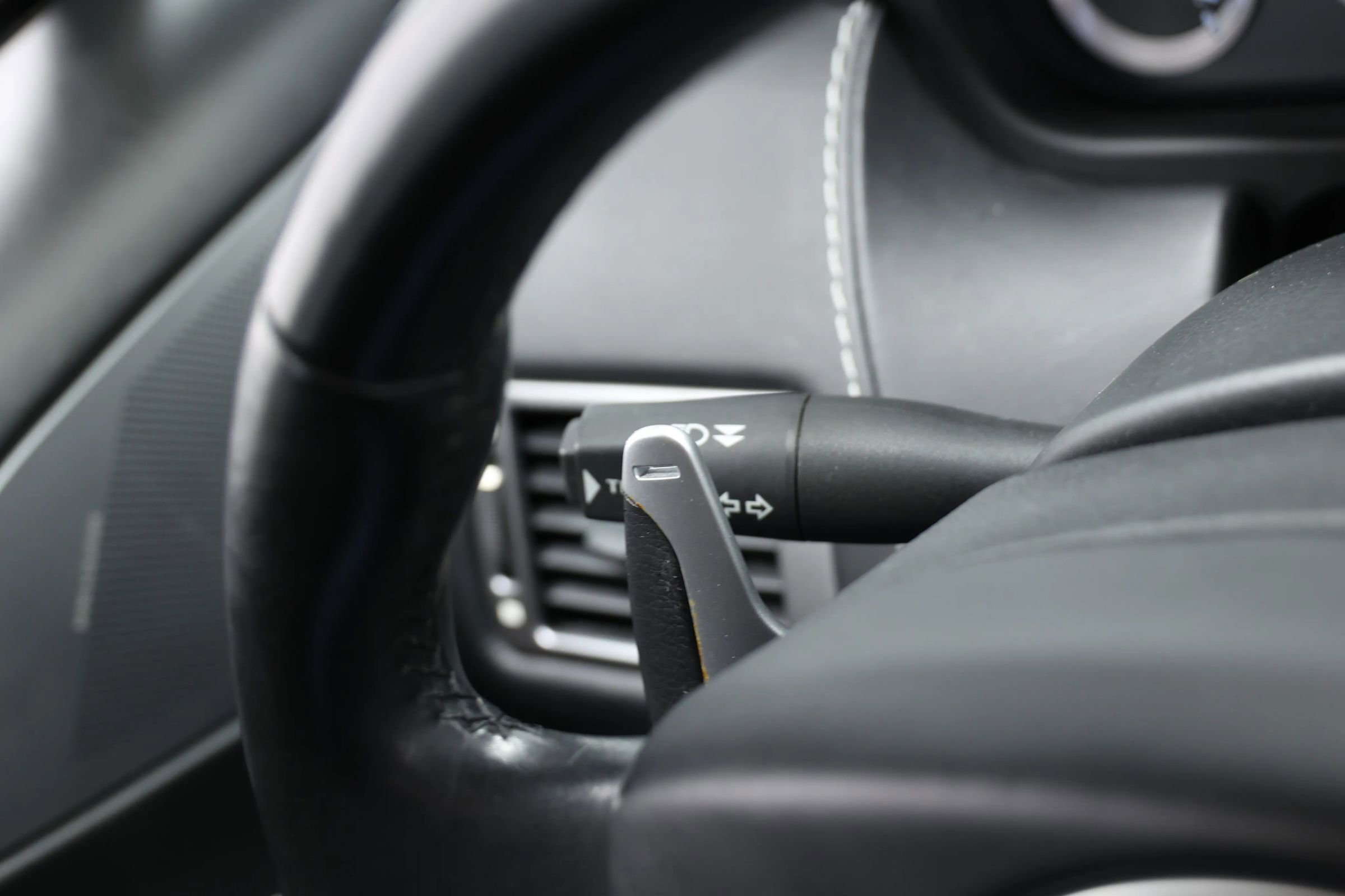 Used 2015 Aston Martin Rapide S image 23