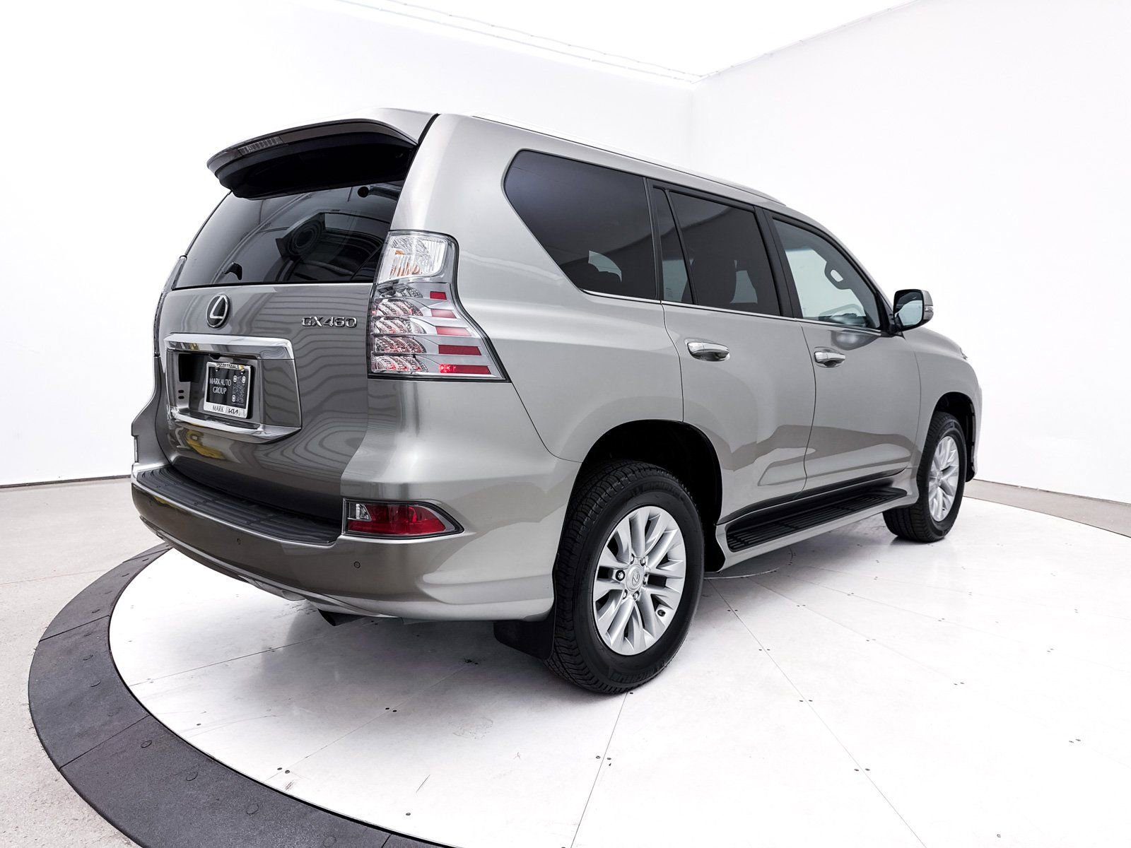 Used 2023 Lexus GX 460 Premium w/ Premium Package image 17