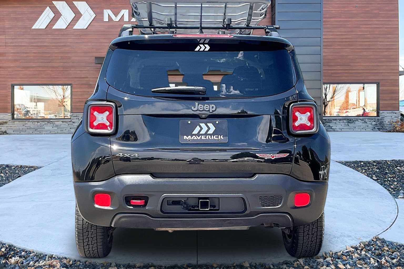 Used 2016 Jeep Renegade Trailhawk w/ Premium Trailhawk Package AWD/4WD image 6