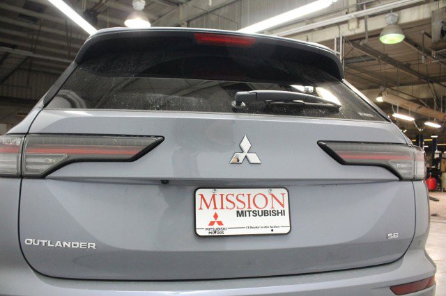 New 2026 Mitsubishi Outlander SE image 4