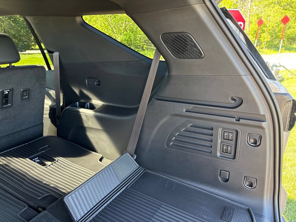 New 2026 Chevrolet Traverse High Country w/ LPO, Floor Liner Package AWD/4WD image 63