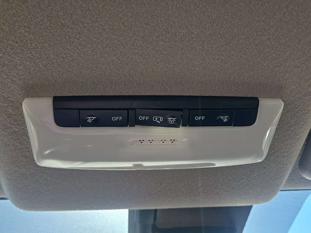 New 2025 Nissan Versa SV image 19