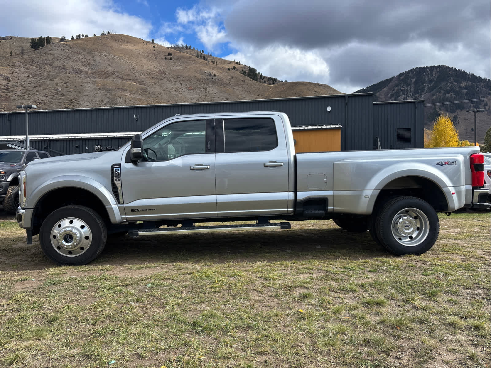 Used 2024 Ford F450 Lariat w/ Camper Package image 5