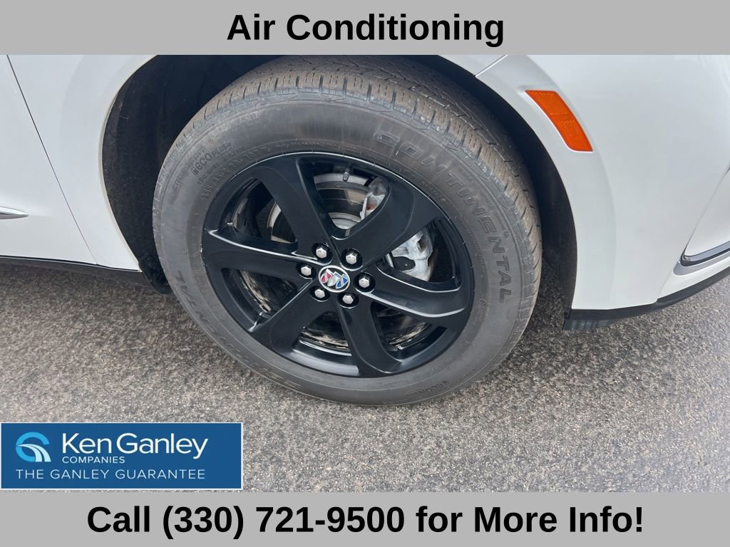 Used 2024 Buick Enclave Essence w/ Sport Touring Edition image 21