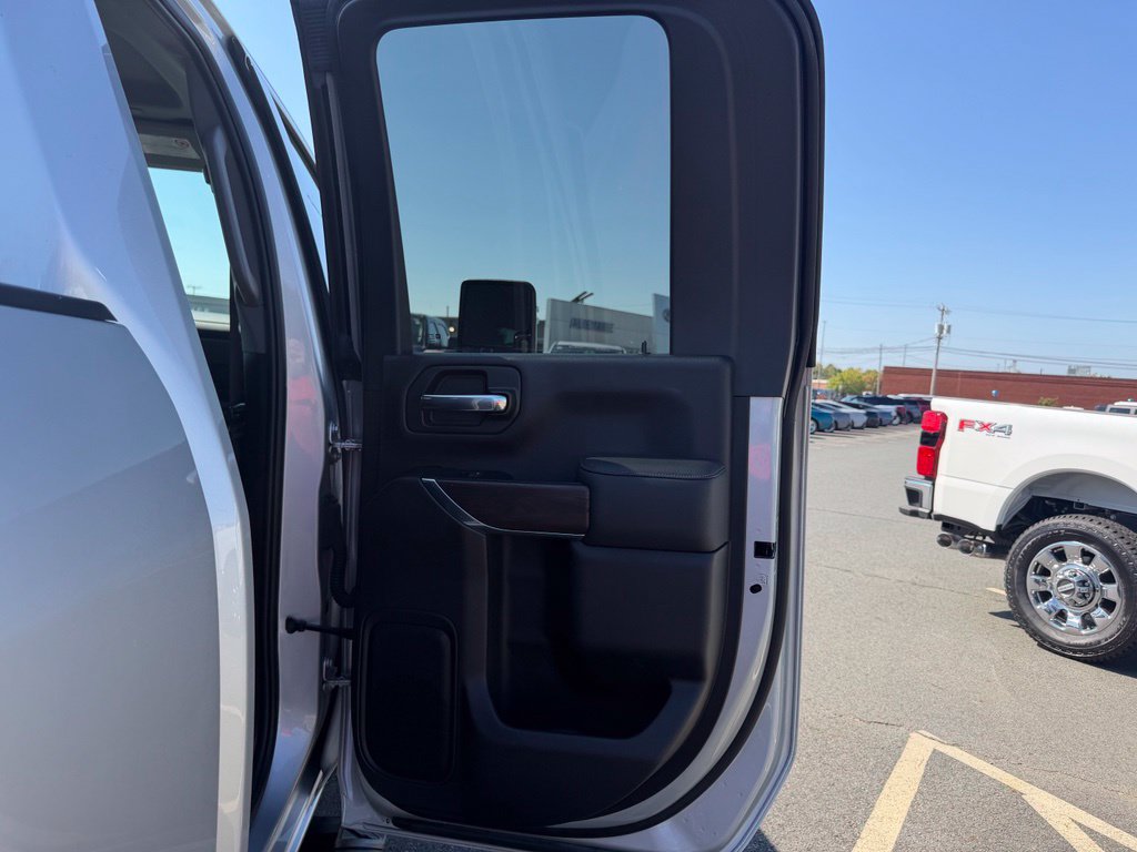Used 2023 GMC Sierra 2500 SLT w/ SLT Preferred Package AWD/4WD image 37