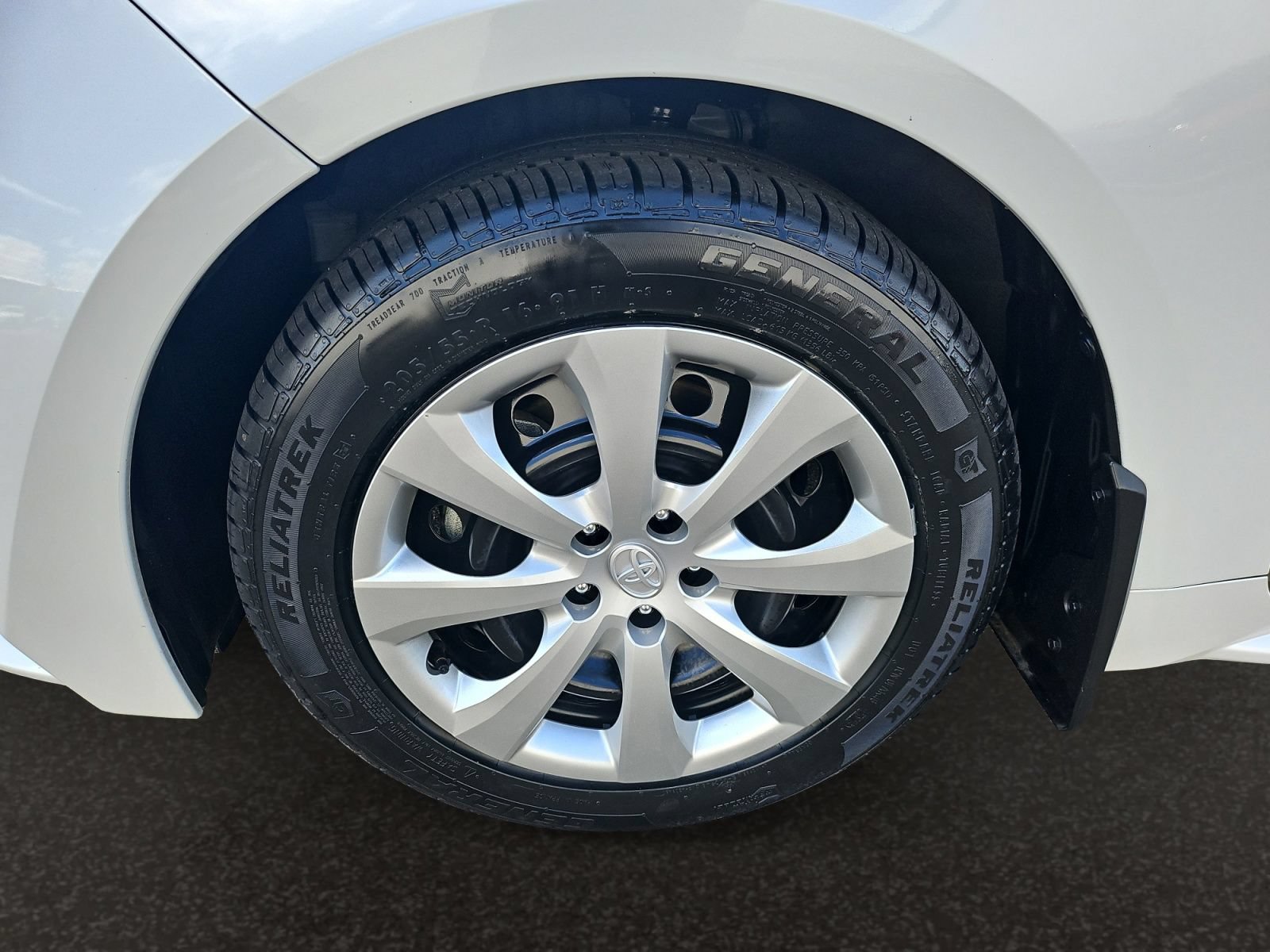 Used 2026 Toyota Corolla LE FWD image 39