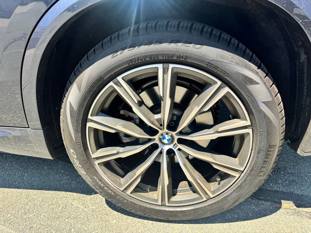 Used 2022 BMW X5 xDrive40i w/ M Sport Package AWD/4WD image 33