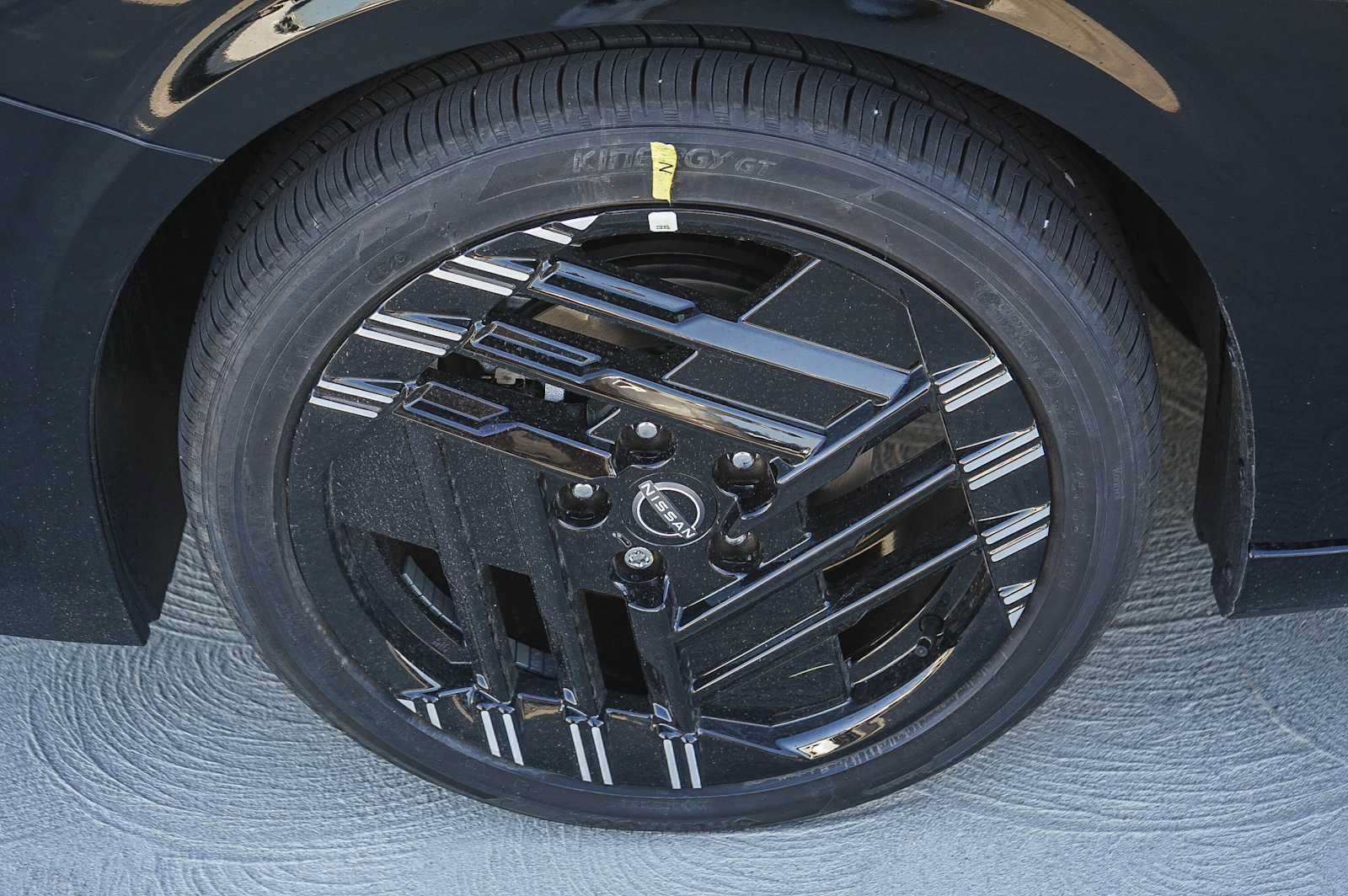 New 2027 Nissan Sentra SR w/ Floor Mat Package FWD image 11