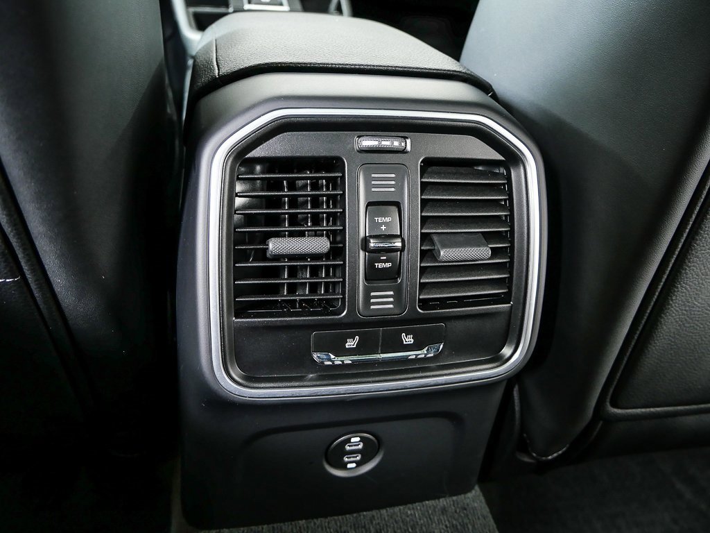 Certified 2025 Porsche Macan image 21