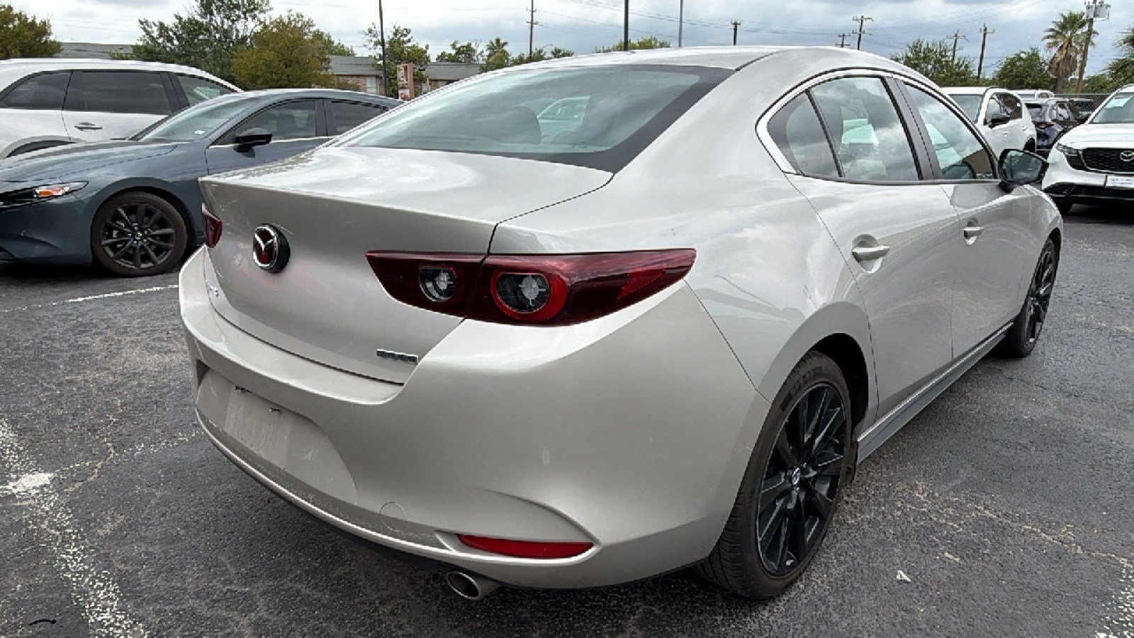 Used 2024 MAZDA MAZDA3 s FWD image 7