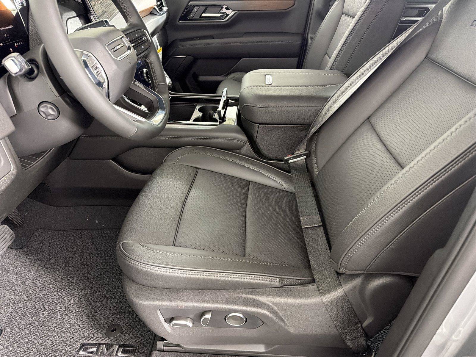 New 2026 GMC Yukon XL Denali w/ Sun & Power Step Package AWD/4WD image 8