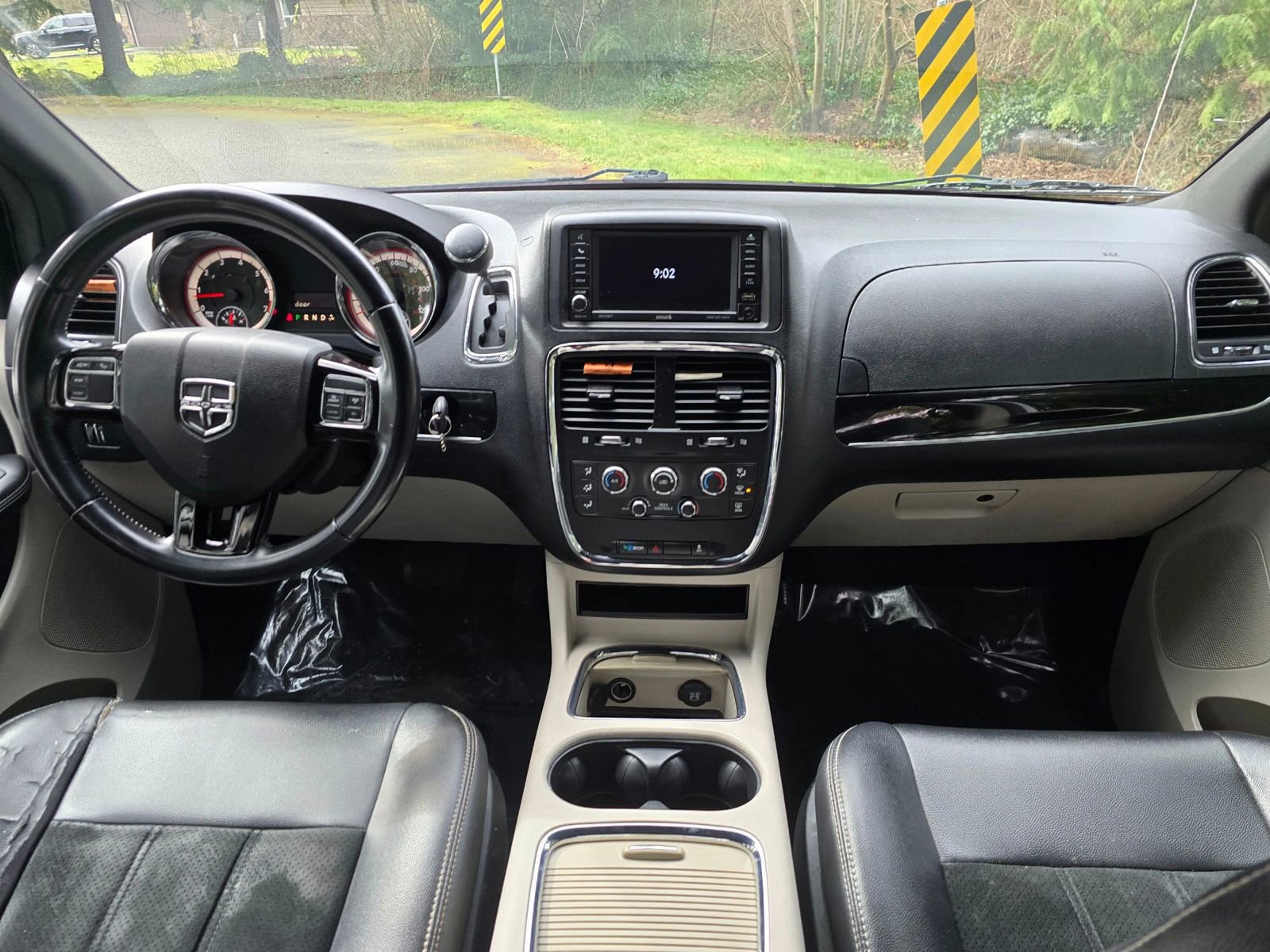 Used 2017 Dodge Grand Caravan SXT FWD image 14