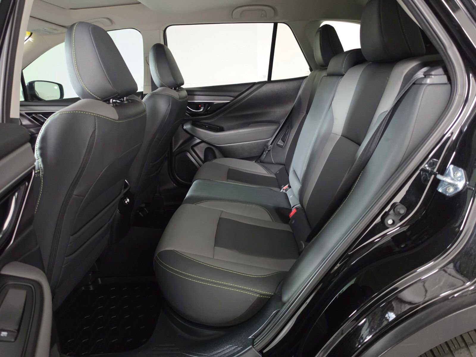 Certified 2025 Subaru Outback Onyx Edition AWD/4WD image 16