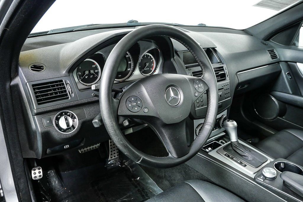 Used 2011 Mercedes-Benz C 300 Sedan image 4