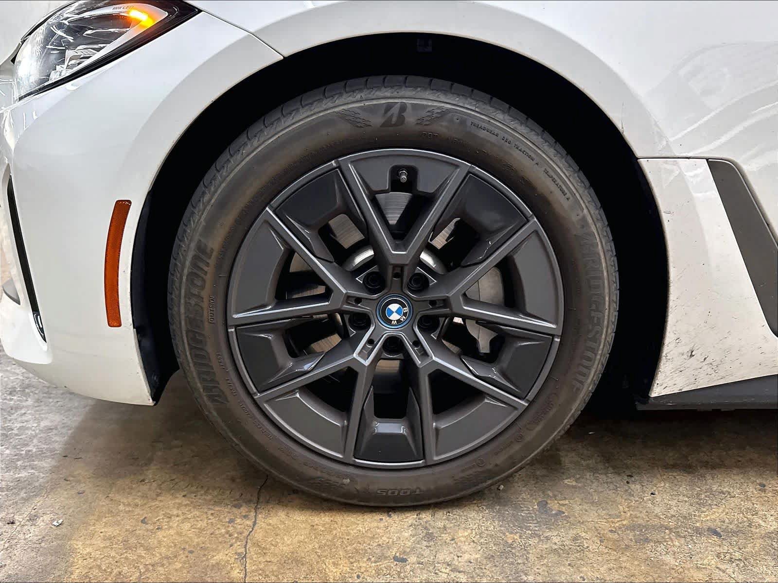 Used 2023 BMW i4 eDrive40 RWD image 12