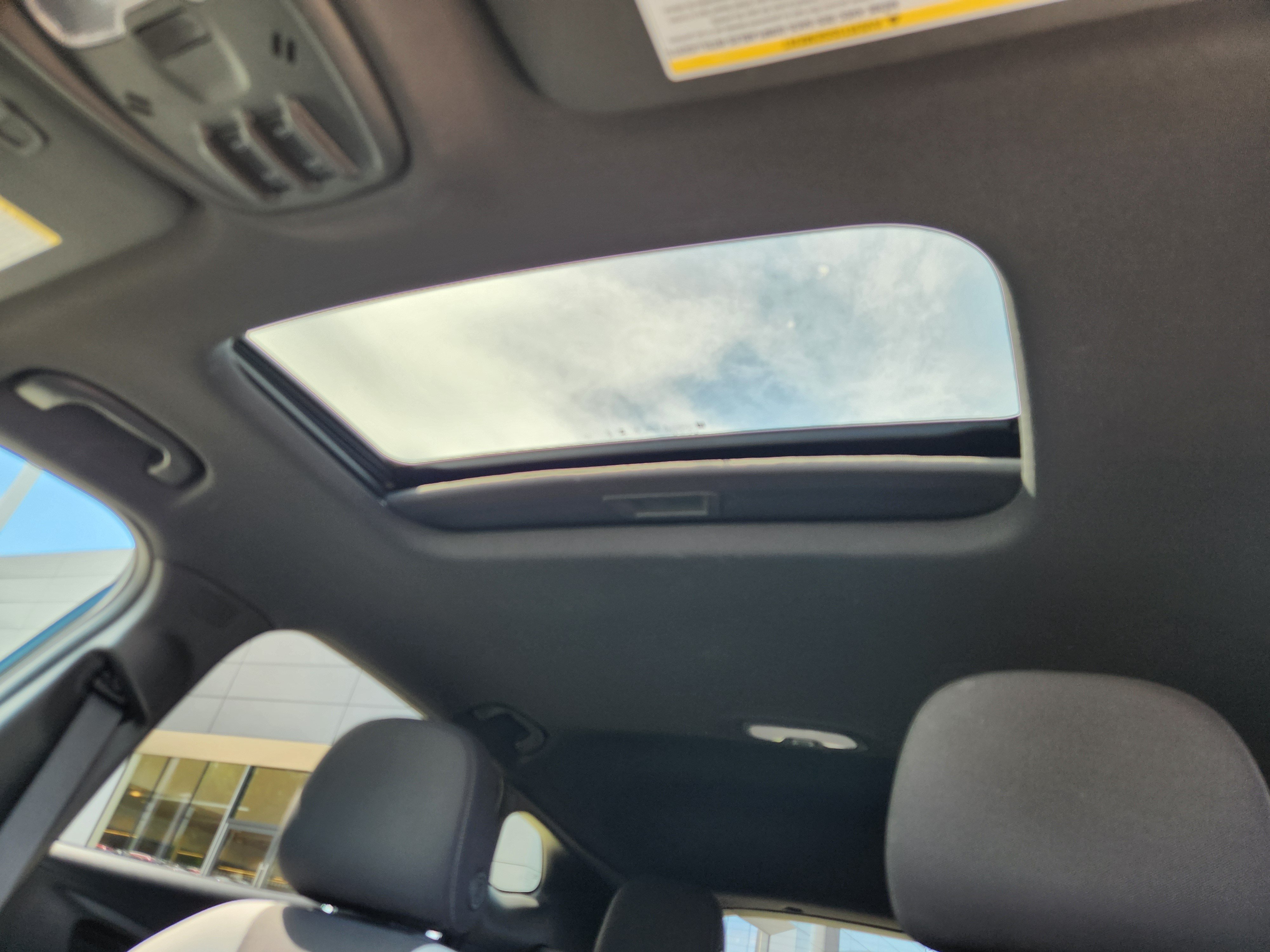 Used 2024 Chevrolet Trax RS w/ Sunroof Package FWD image 15