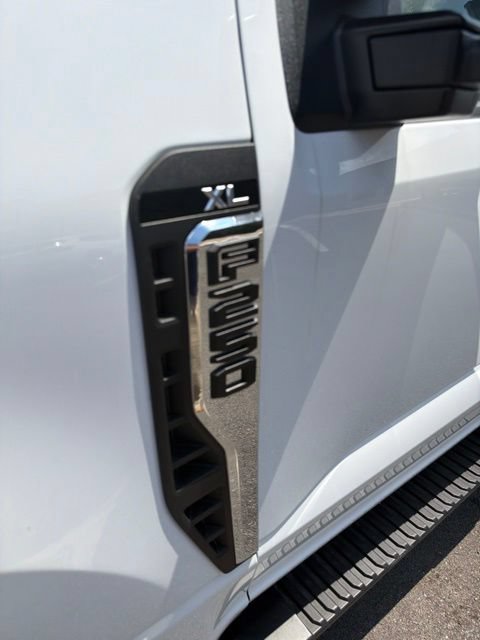 New 2026 Ford F250 XL w/ XL Chrome Package AWD/4WD image 10
