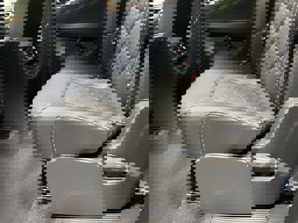 Used 2025 Volkswagen Atlas SE image 47