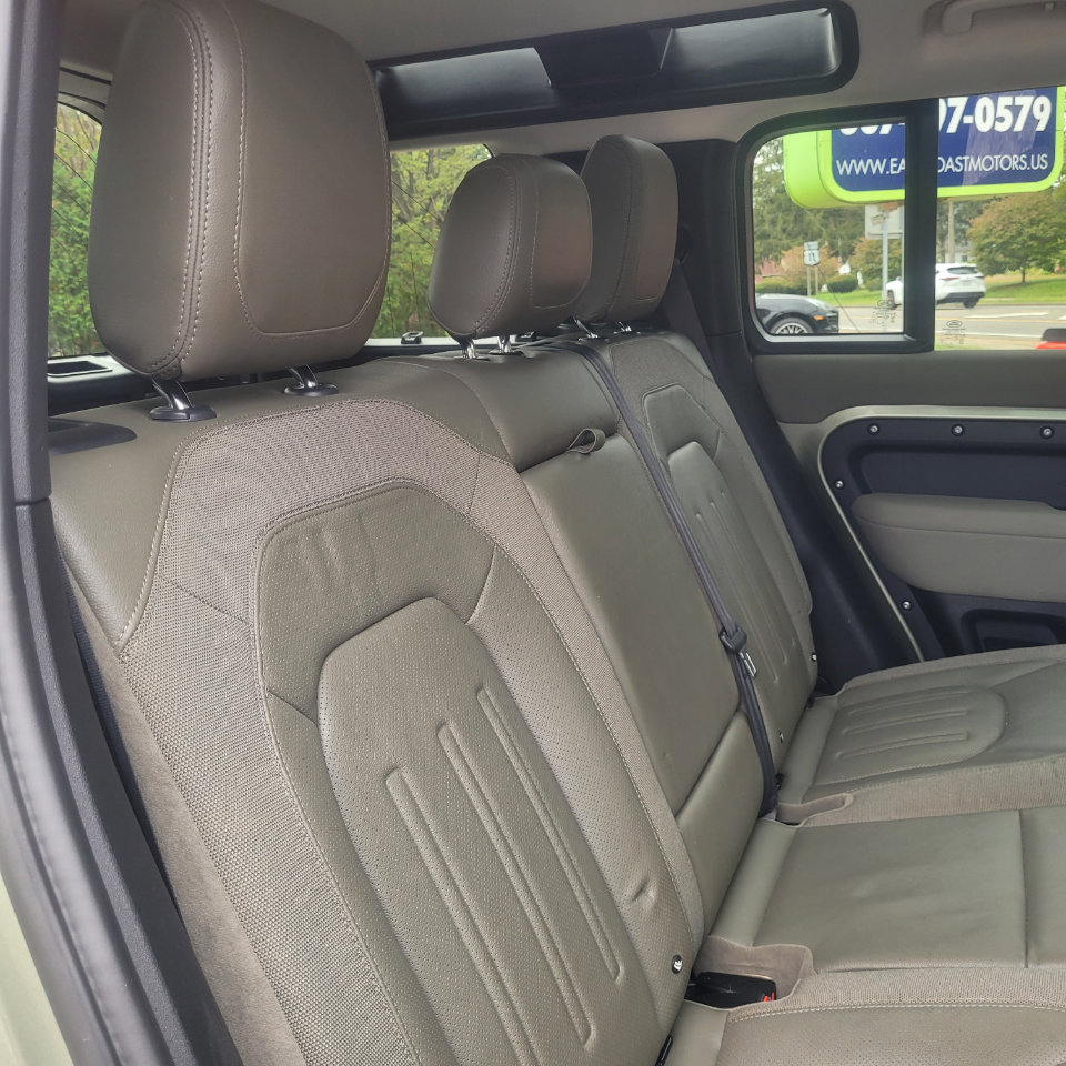 Used 2020 Land Rover Defender 110 S image 30