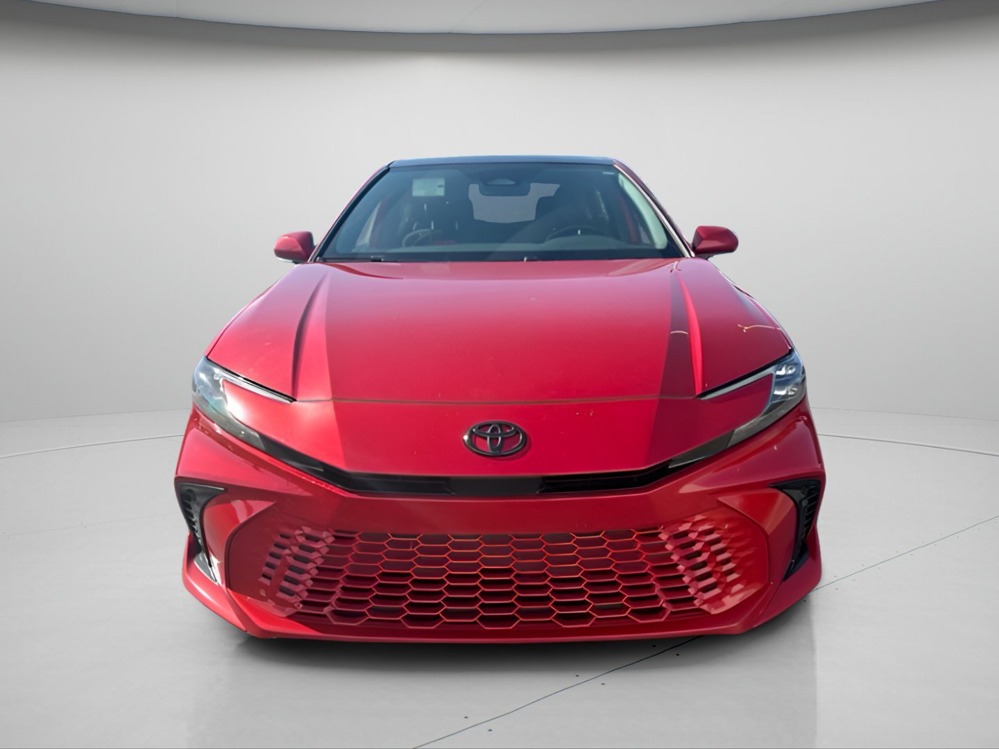 Used 2025 Toyota Camry XSE FWD image 3