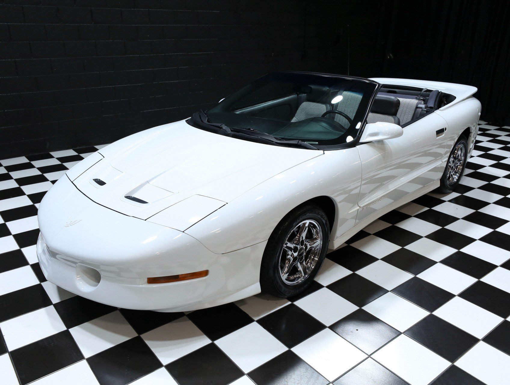 Used 1997 Pontiac Firebird Trans Am RWD image 13