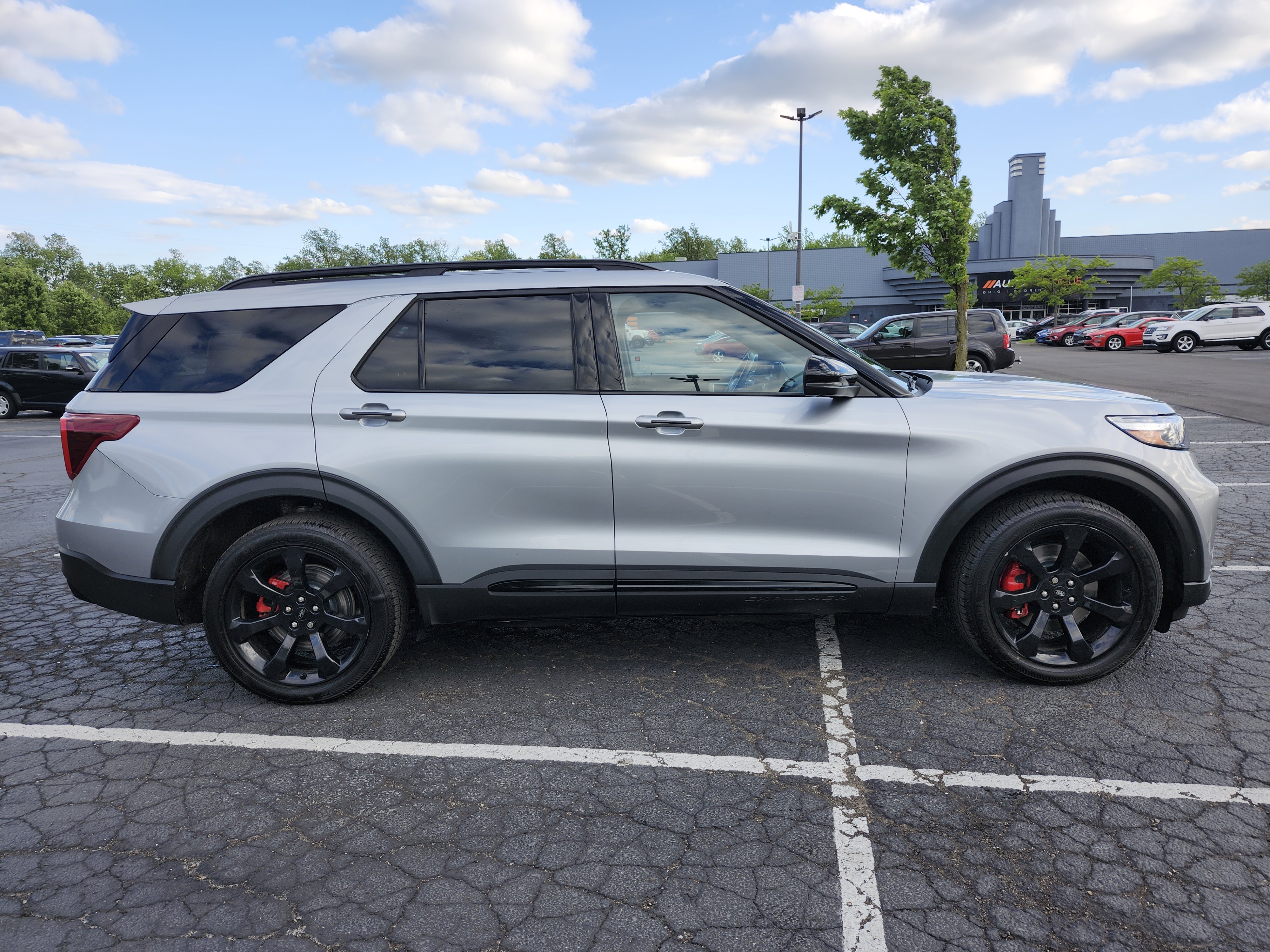 Used 2022 Ford Explorer ST w/ Equipment Group 401A AWD/4WD image 20