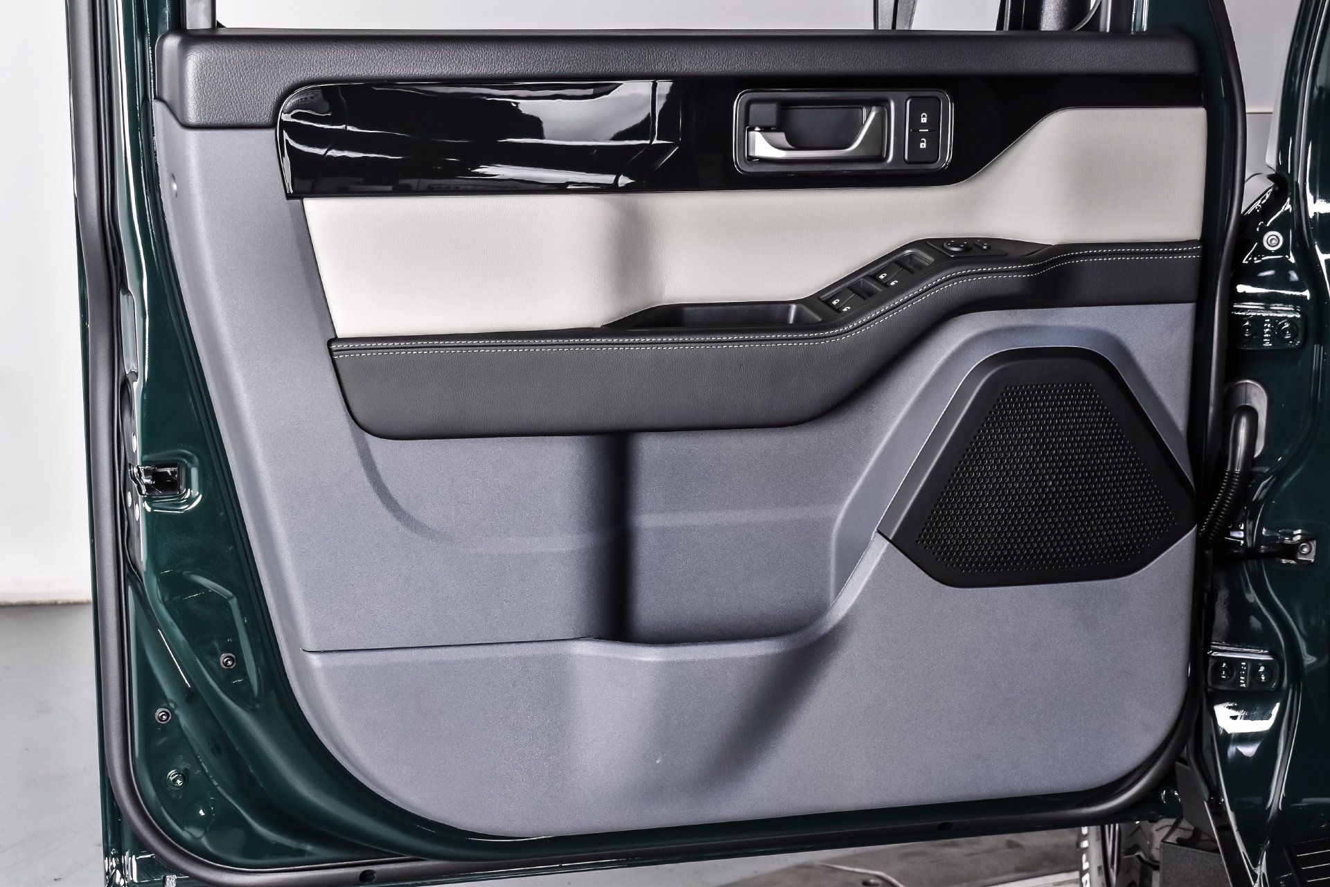 New 2026 INEOS Grenadier Station Wagon AWD/4WD image 13
