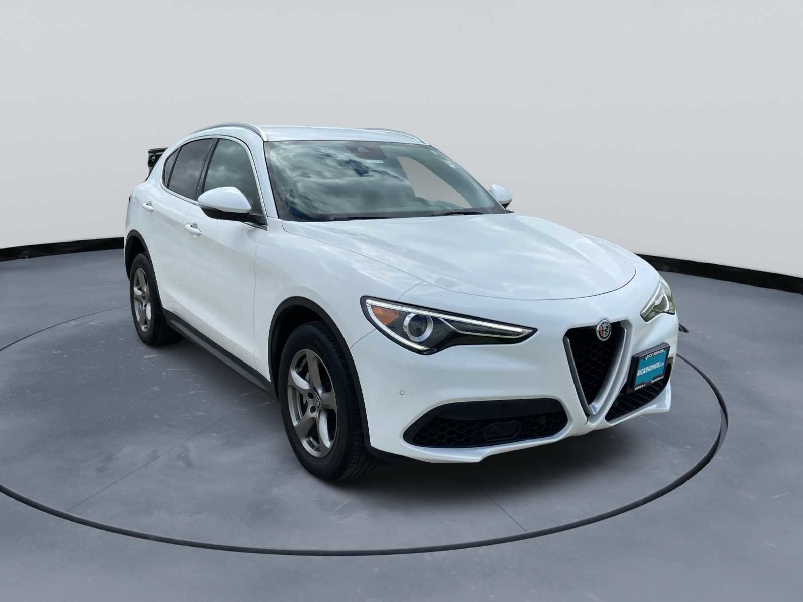 Used 2021 Alfa Romeo Stelvio Sprint w/ Active Assist 1 Package AWD/4WD image 2