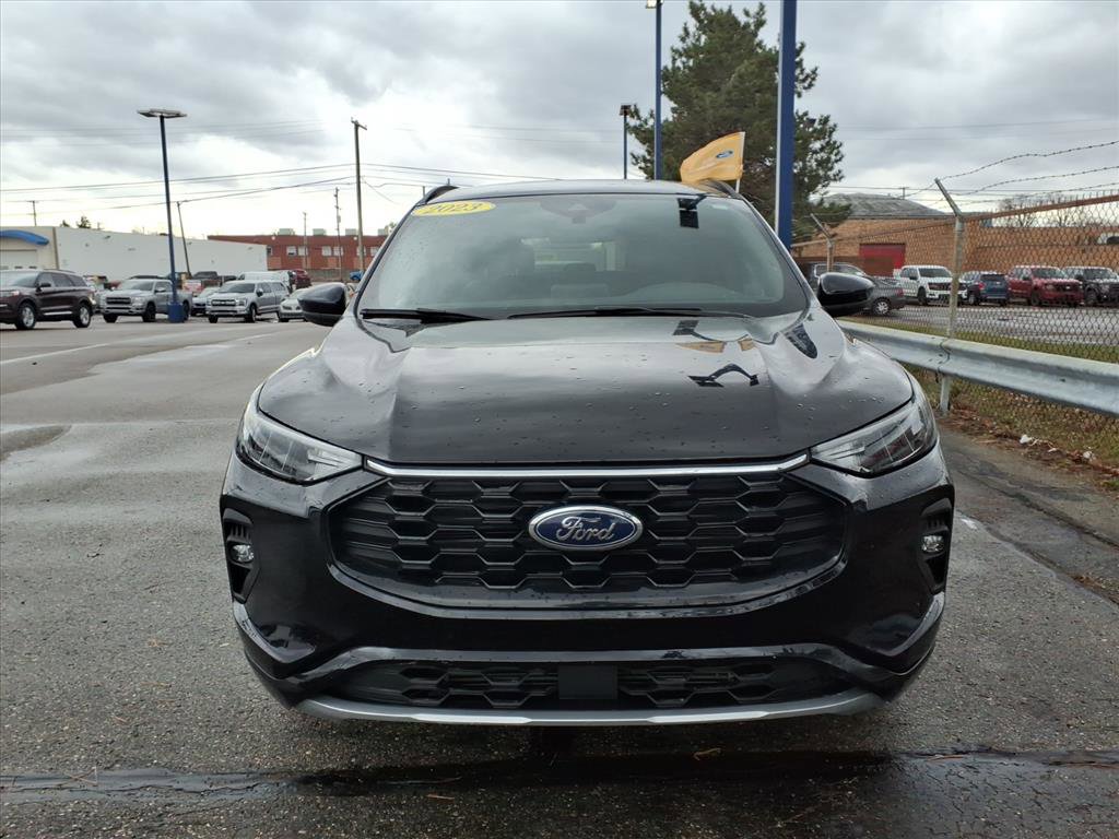Certified 2023 Ford Escape ST-Line Select image 2