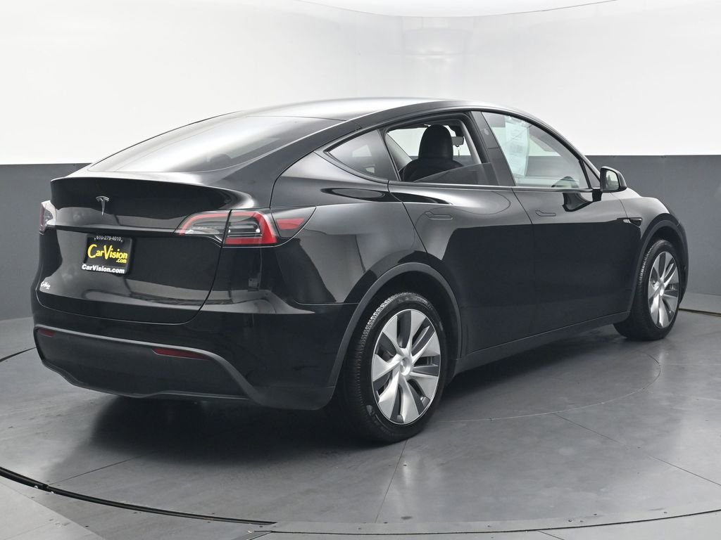 Used 2024 Tesla Model Y Long Range AWD/4WD image 4