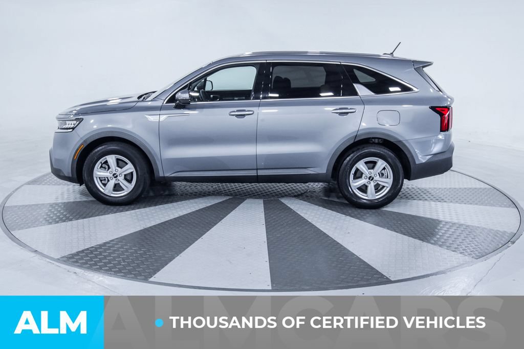 Used 2023 Kia Sorento LX FWD image 4