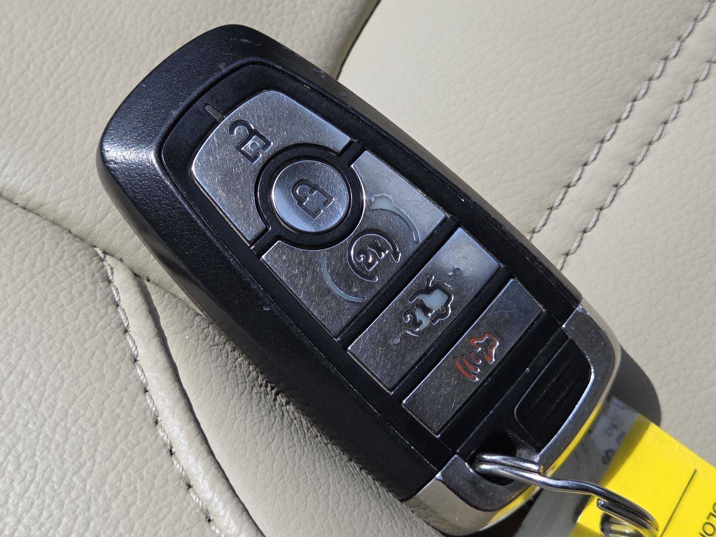 Used 2018 Ford Edge SEL w/ Equipment Group 201A FWD image 27