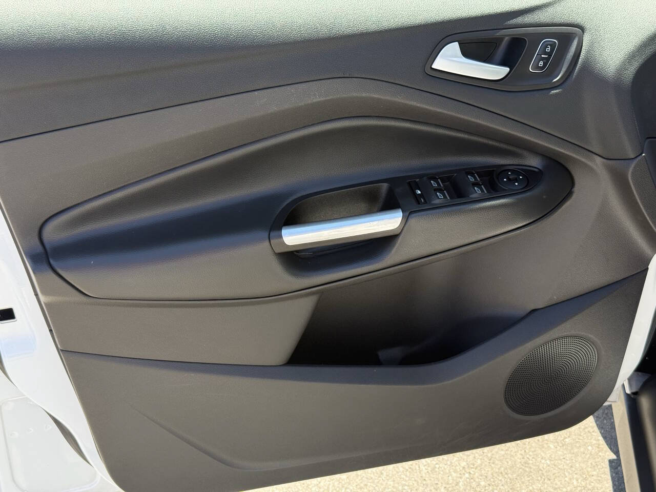 Used 2017 Ford C-MAX Energi SE w/ Interior Protection Package FWD image 9