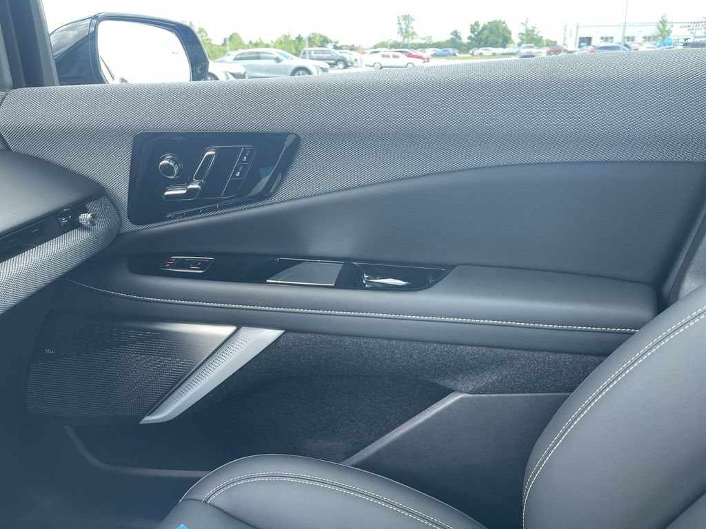 Certified 2025 Cadillac Optiq Sport 1 AWD/4WD image 31