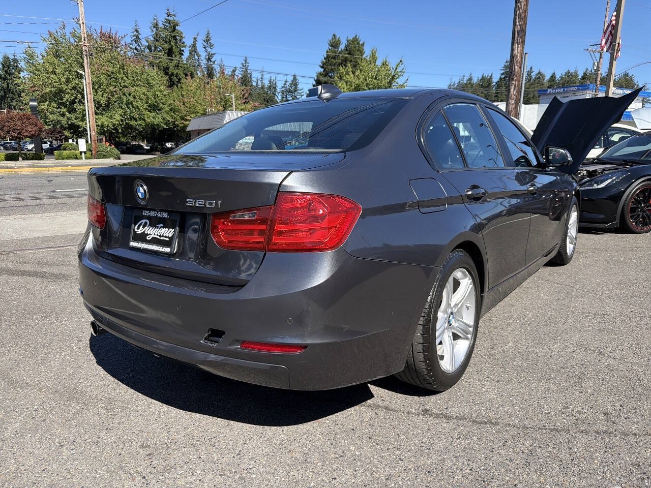 Used 2014 BMW 320i Sedan RWD image 7