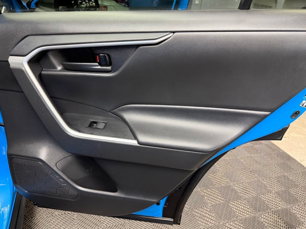 Used 2020 Toyota RAV4 LE FWD image 46