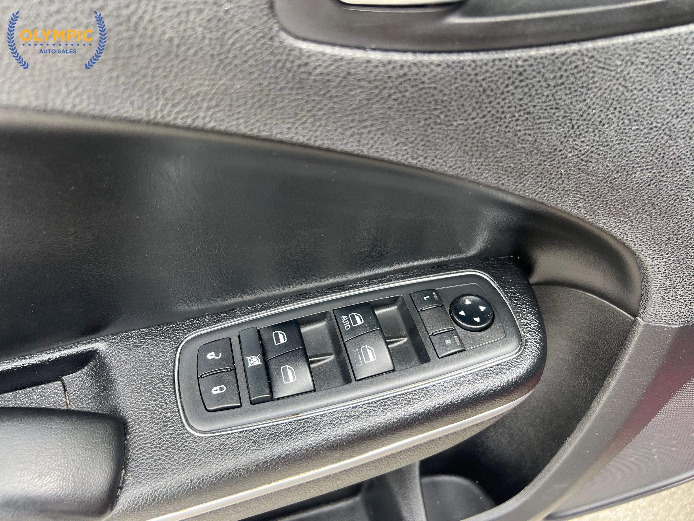 Used 2019 Dodge Charger SXT w/ Leather Interior Group image 35