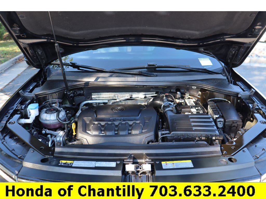 Used 2022 Volkswagen Tiguan SE R-Line image 35