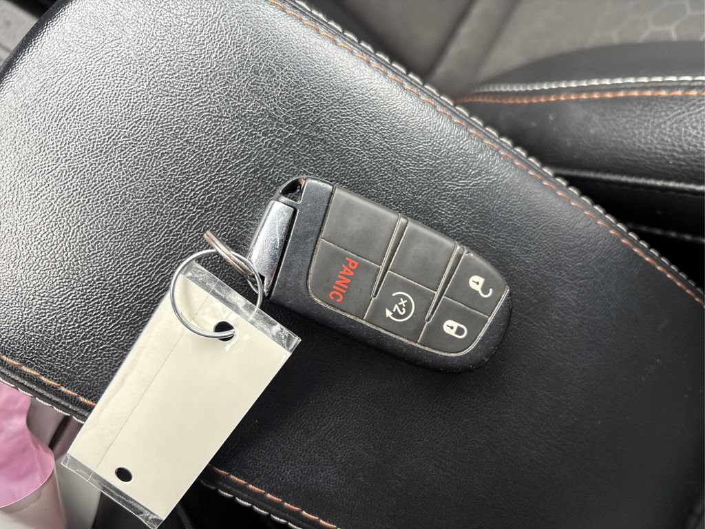 Used 2020 Jeep Compass Latitude w/ Cold Weather Group image 35