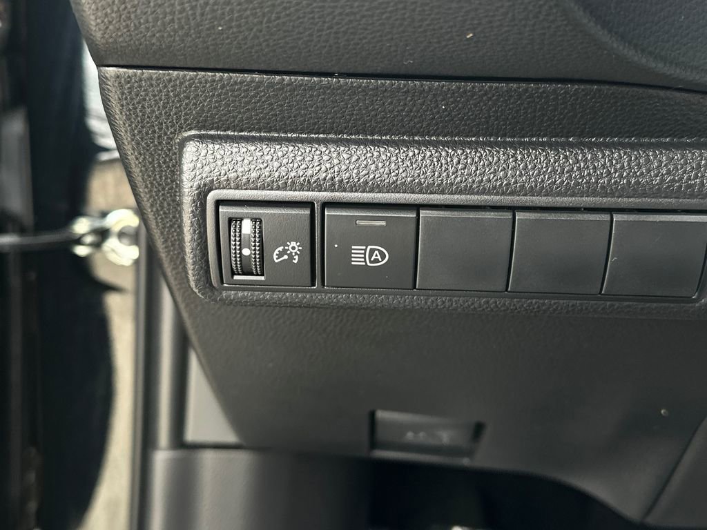 Used 2025 Toyota Corolla LE w/ LE Premium Package image 20