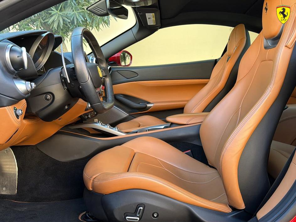 Used 2019 Ferrari Portofino image 18