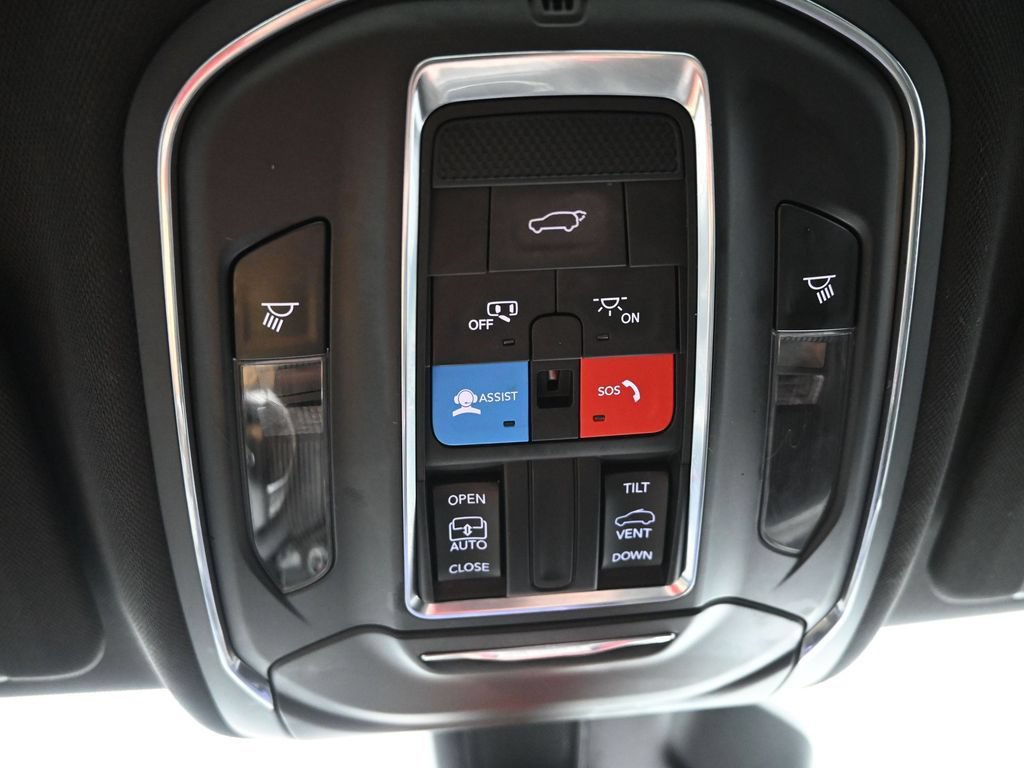 Used 2024 Jeep Grand Cherokee Altitude AWD/4WD image 29